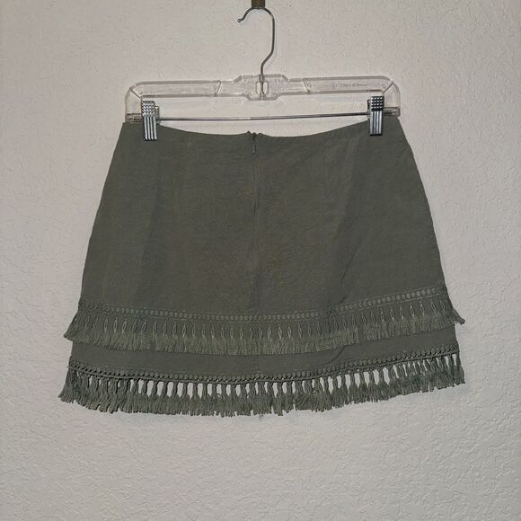 LuLus Mini Skirt Women's Small Olive Green Rayon Fringe Tiered Classic Back Zip - Picture 2 of 7